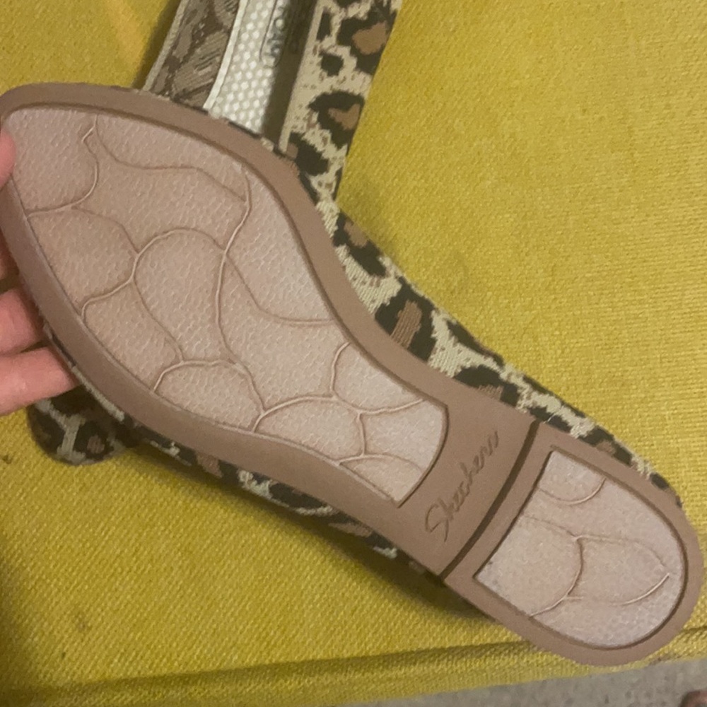Skechers Air-Cool Memory Foam Bellet Flat Leopard Style